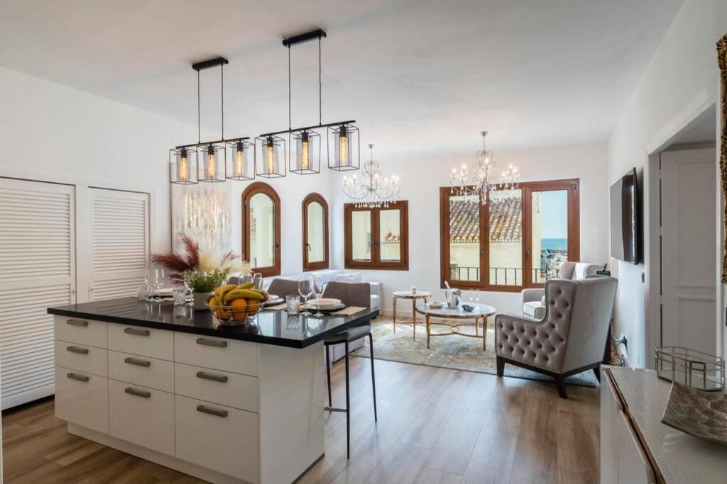 Puerto Banus Second Line, Luxury Apartement 马尔韦利亚 外观 照片